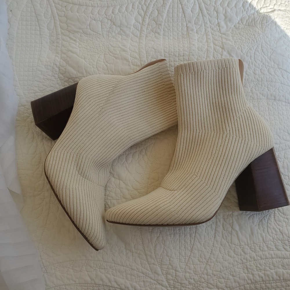 Steve Madden Neta Cream Ribbed Knit Sock Bootie Pointed Toe Block Heel 8M